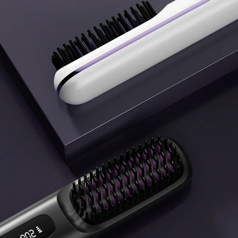 Silkané™ Pettine Riscaldante Ceramico Senza Fili: La Soluzione Perfetta per Capelli Lisci e Setosi in Ogni Momento