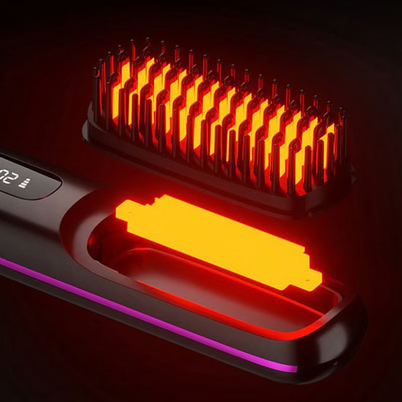 Silkané™ Pettine Riscaldante Ceramico Senza Fili: La Soluzione Perfetta per Capelli Lisci e Setosi in Ogni Momento